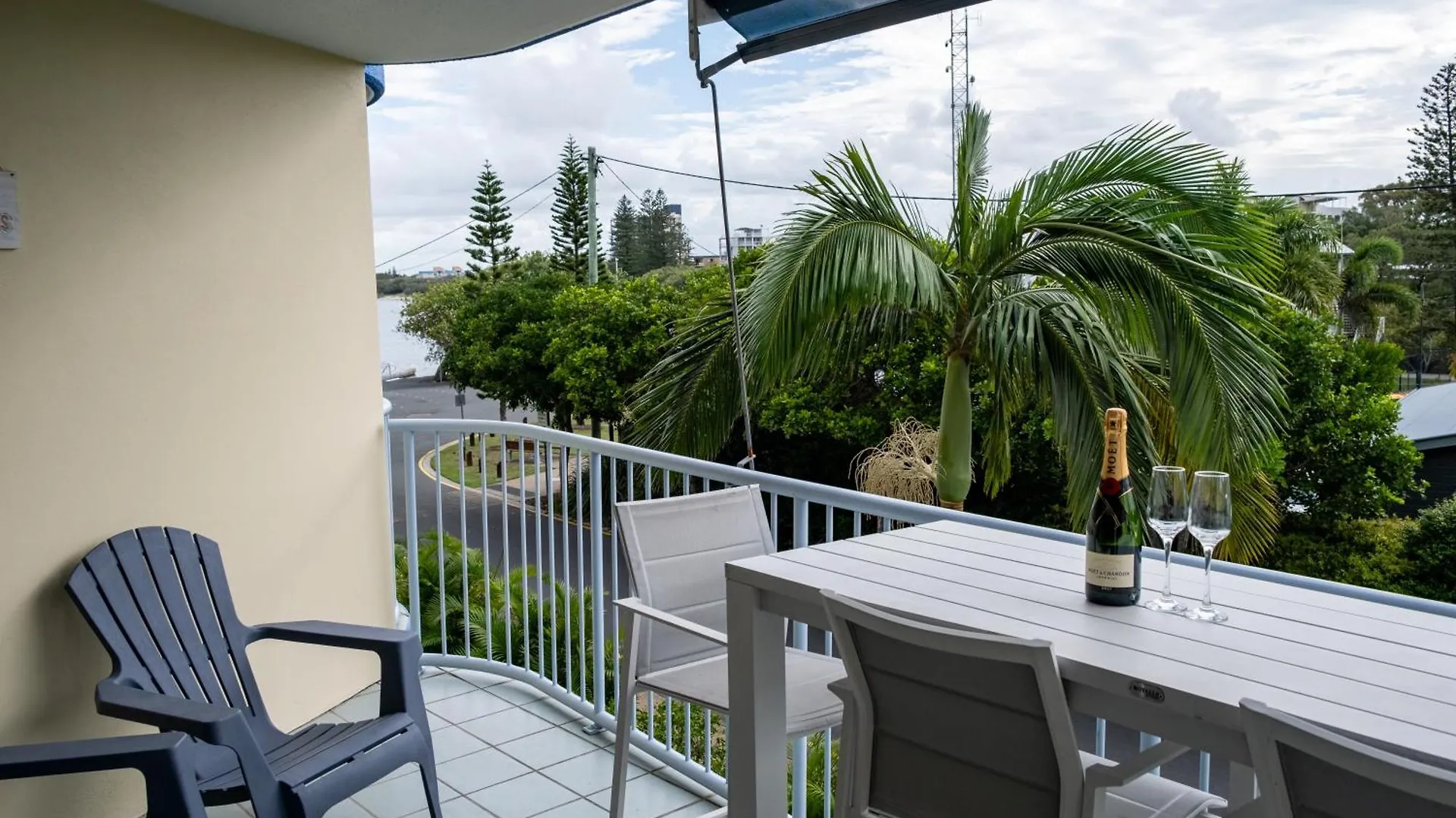 Tripcony Quays Aparthotel Caloundra